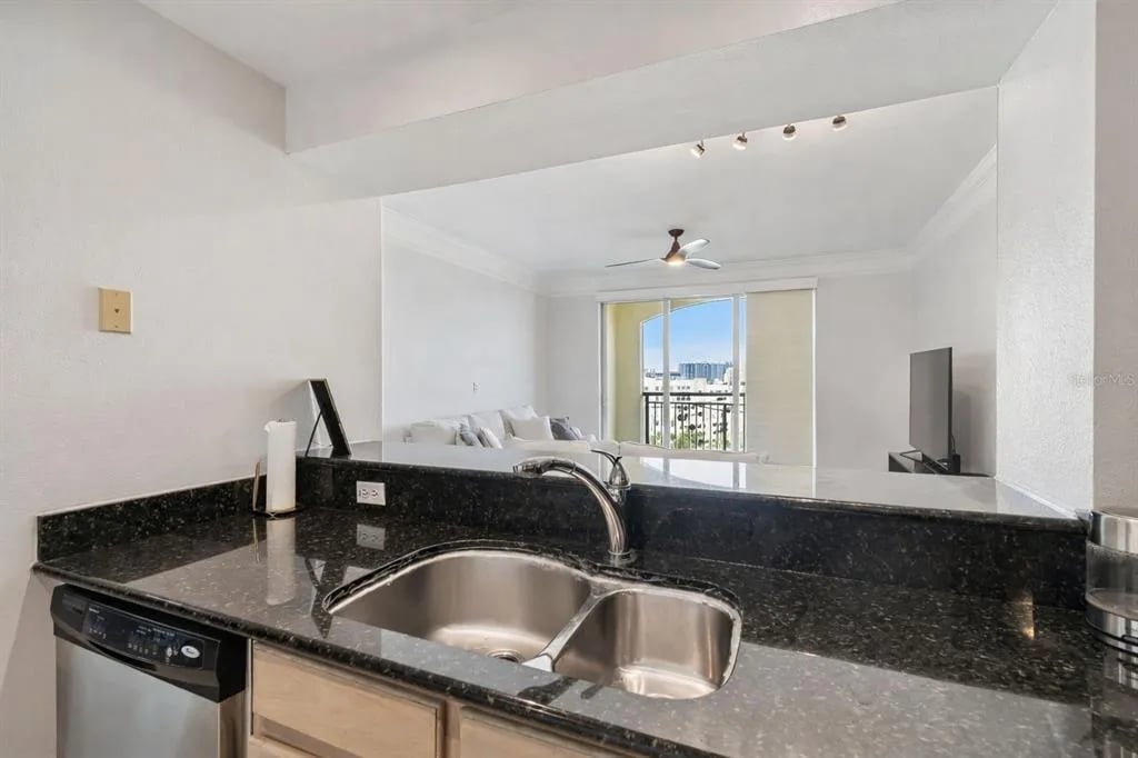 345 Bayshore Blvd, Apt 906