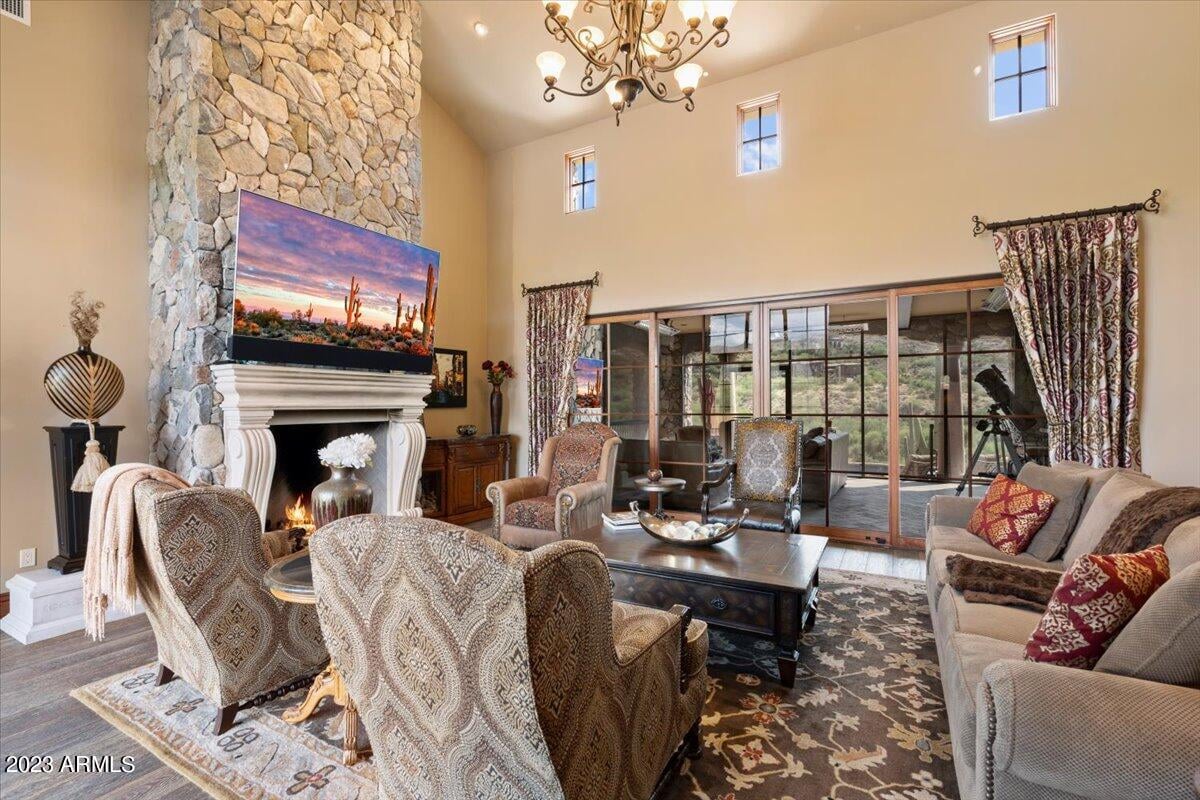 9514 E Madera Dr