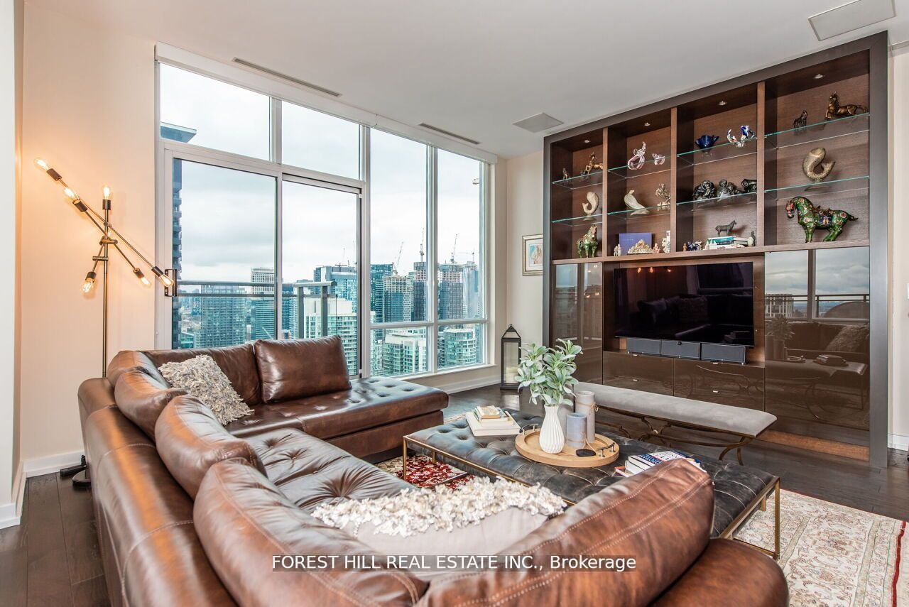 REFINED PENTHOUSE LIVING