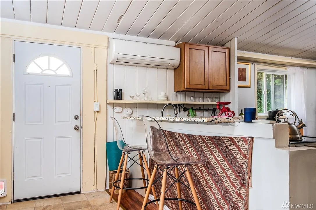 1389 SE Camano Dr