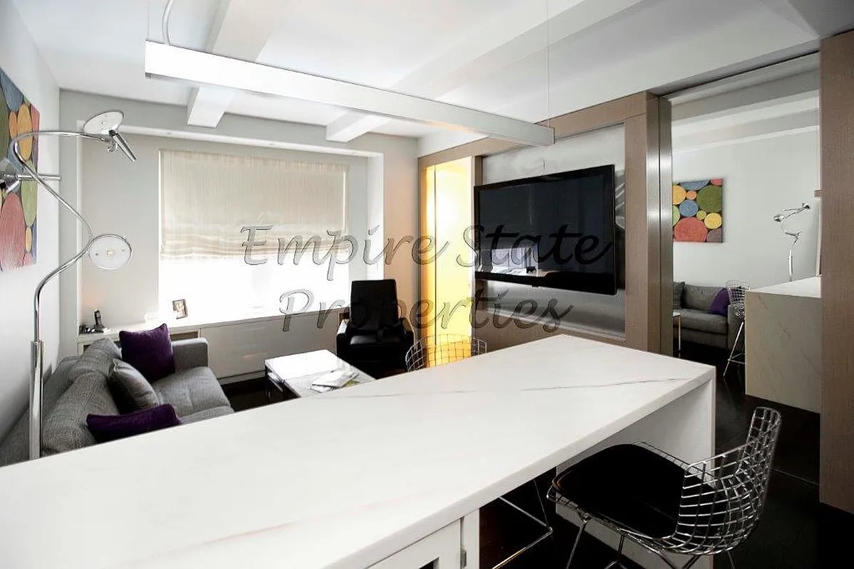 150 W 51st Street #1033
