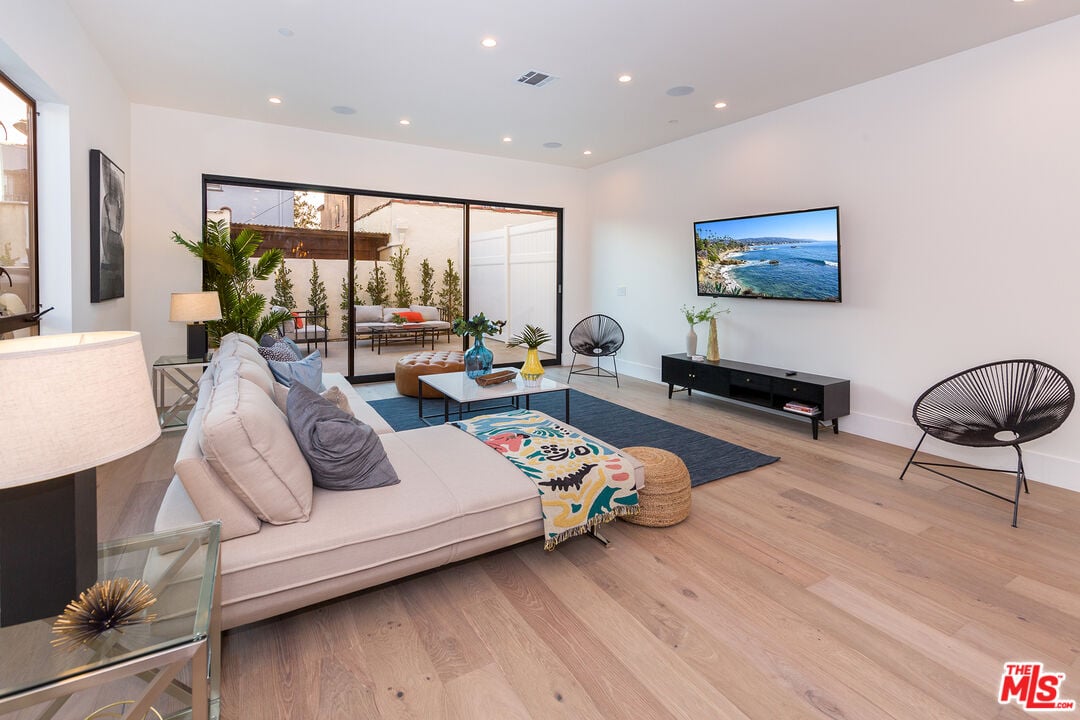 1635 S Sherbourne Dr