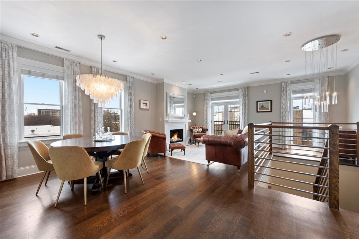 1821 N Larrabee Unit 2