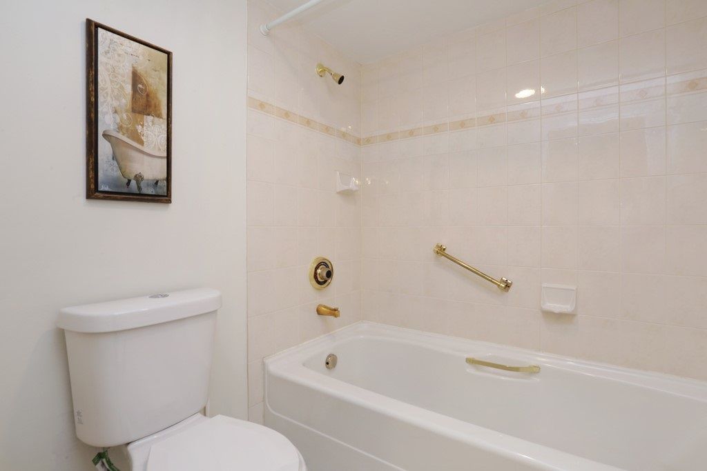 2800 Chesterfield Ave, #210