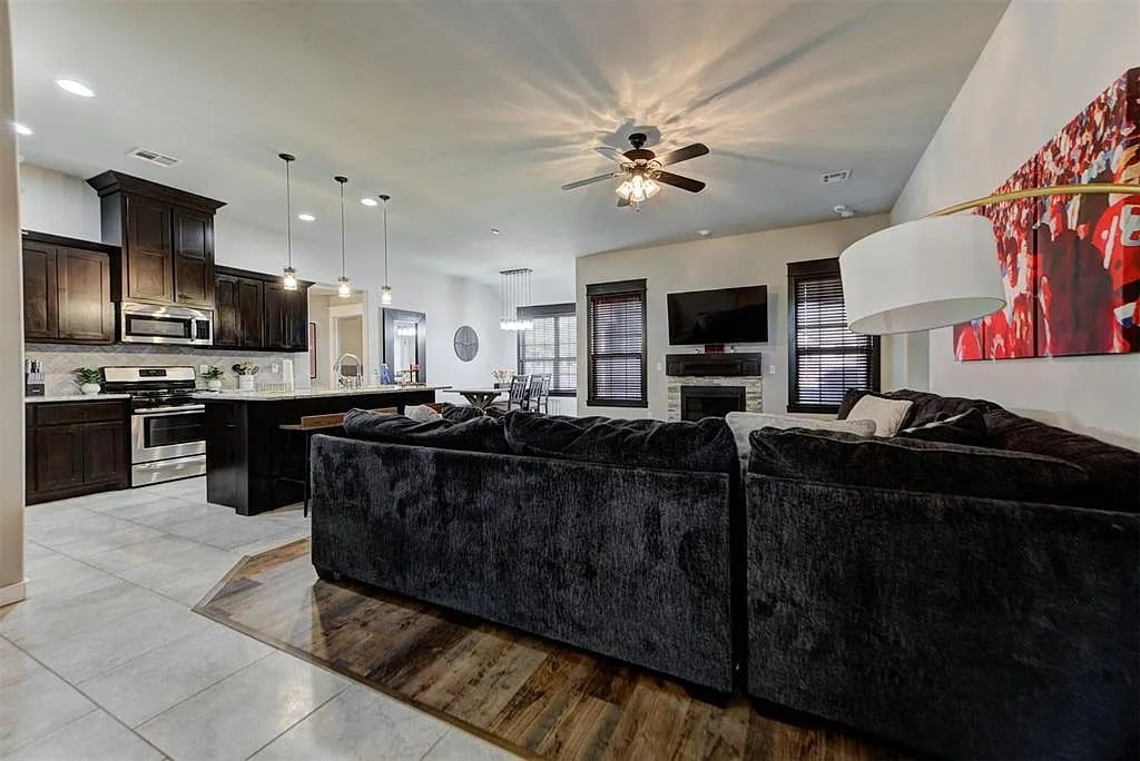 3800 Presidio Cir