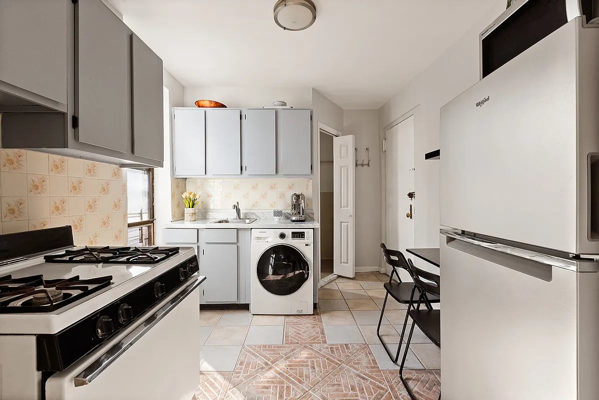 154 South 3rd St #32