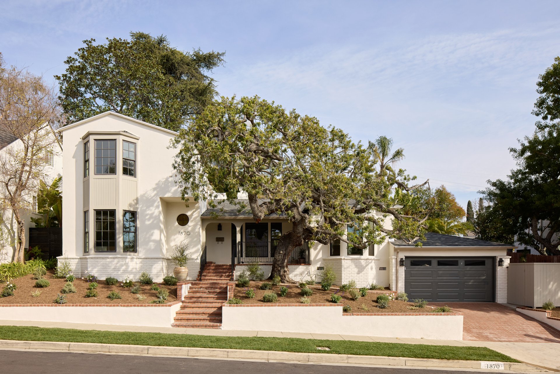 1870 Comstock Ave, Westwood
