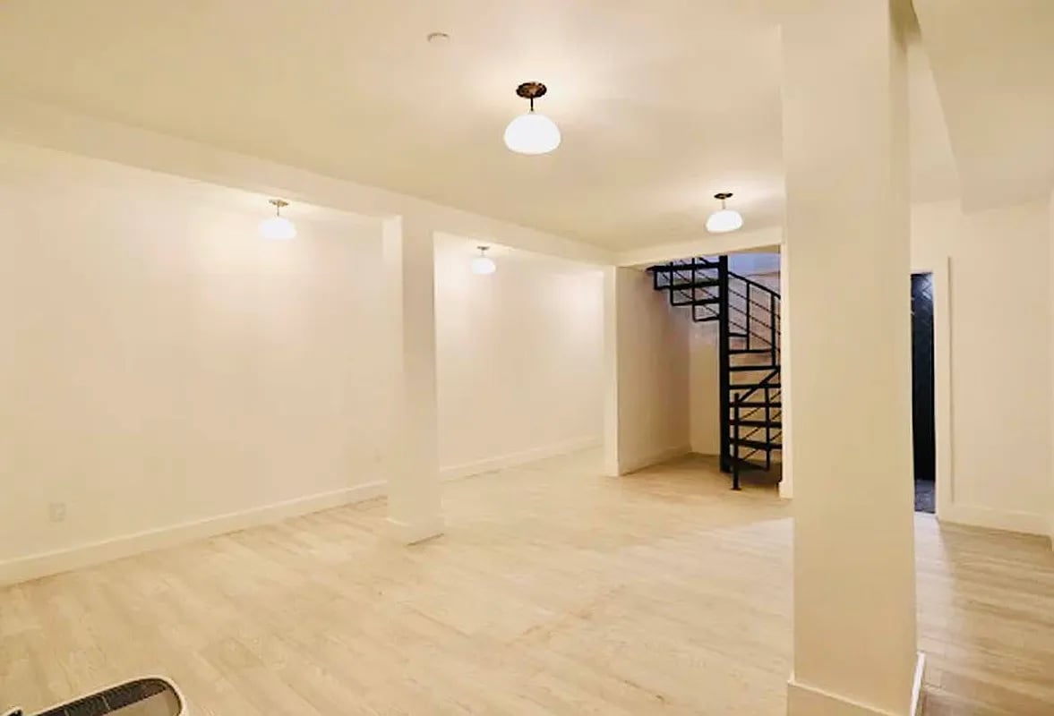 1114 Halsey St 1F