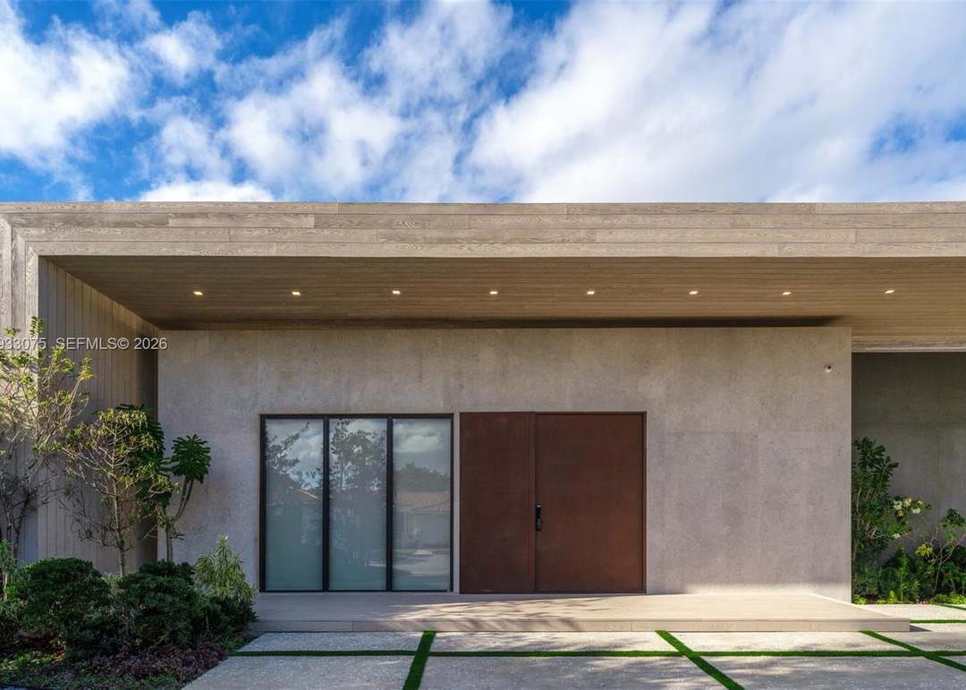 661 Melaleuca Ln