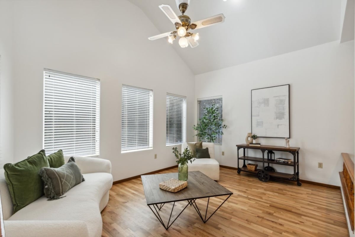 180 Sweet Pea Ln