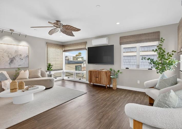 3828 Mission Blvd, San Diego, CA 92109