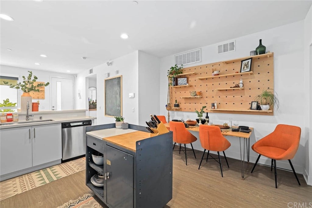 118 S Avenue 50, Unit 204