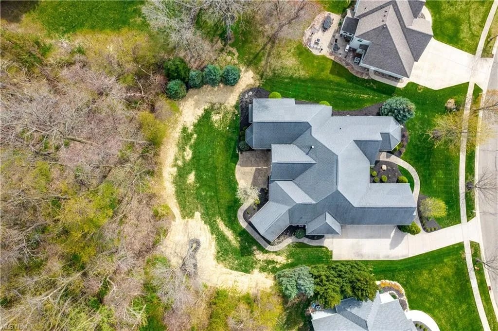 1180 Springbury Dr