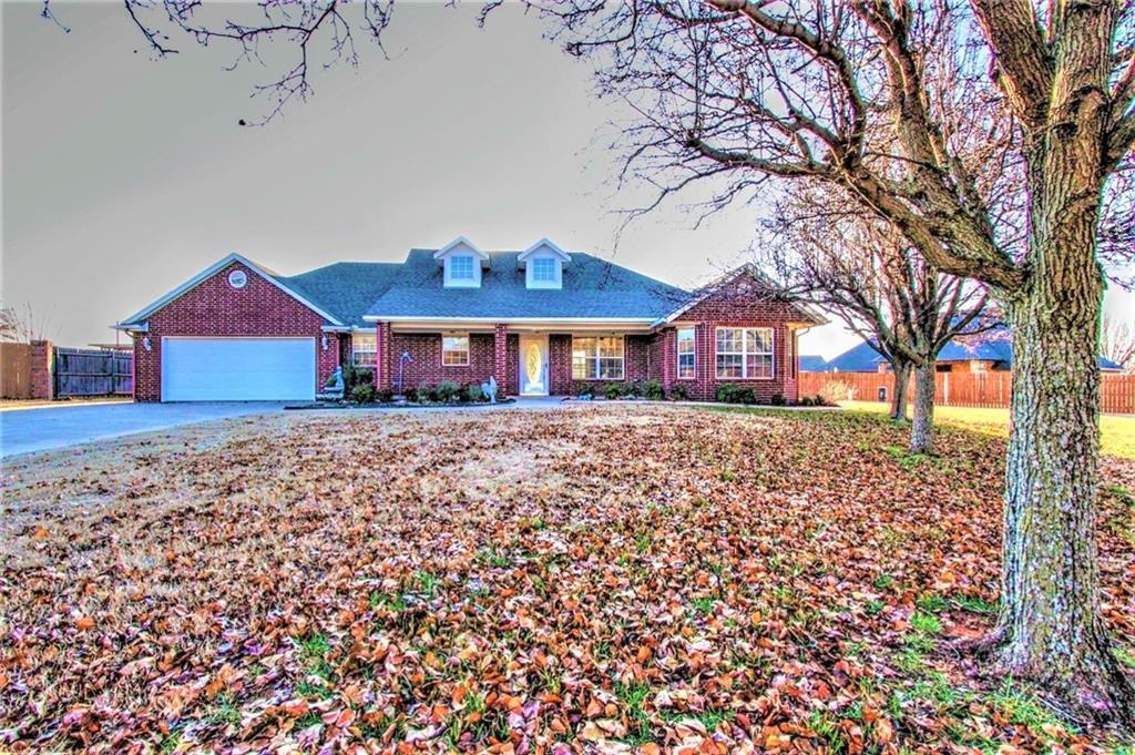 810 Hickory Blanchard