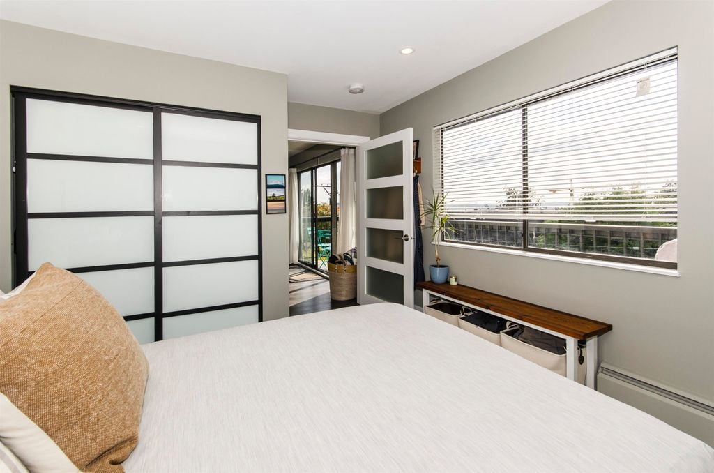 175 E 5th St, #206