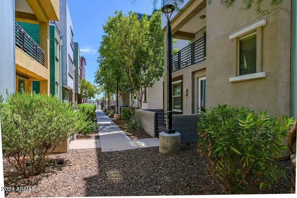 1106 E WEBER Dr #1016