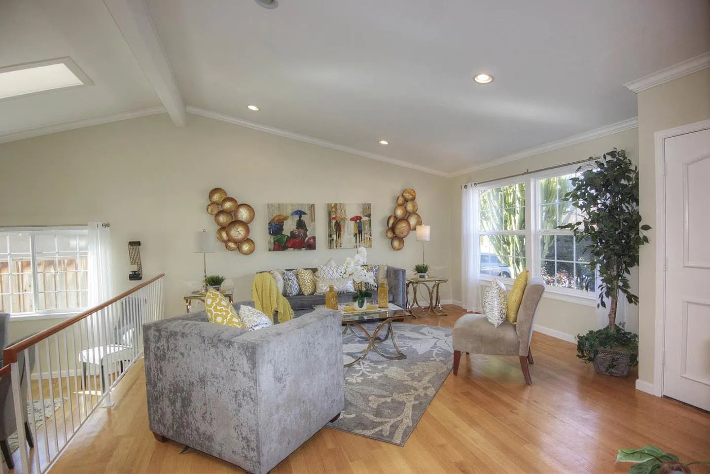 868 Las Lomas Dr