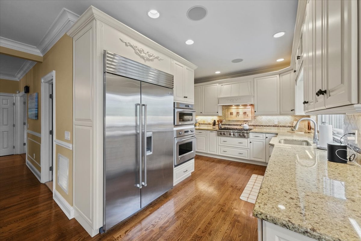 129 Scenic Drive West