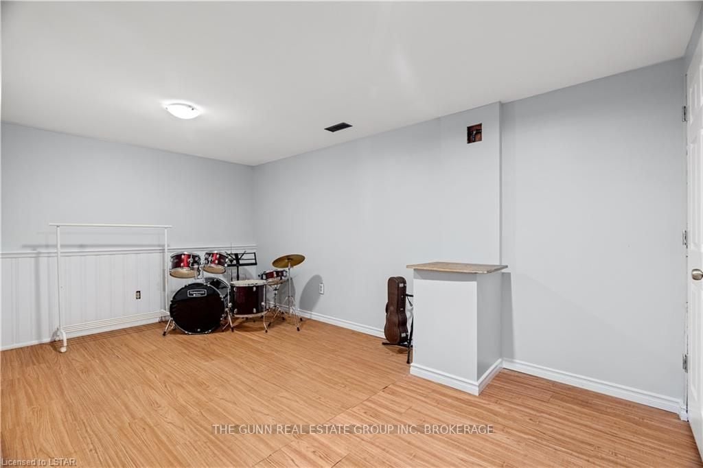 711 Griffith St