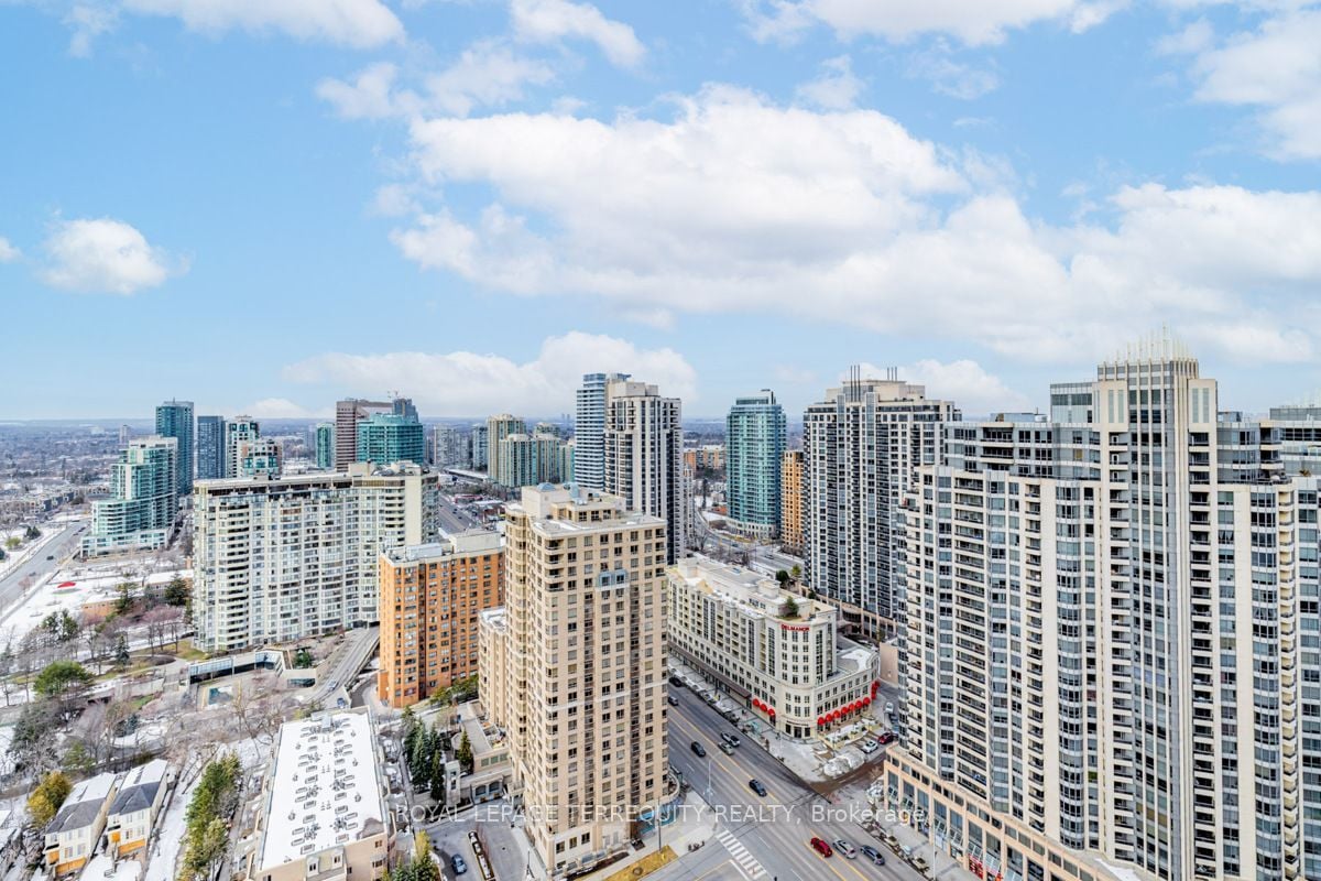 BEAUTIFUL CORNER PENTHOUSE