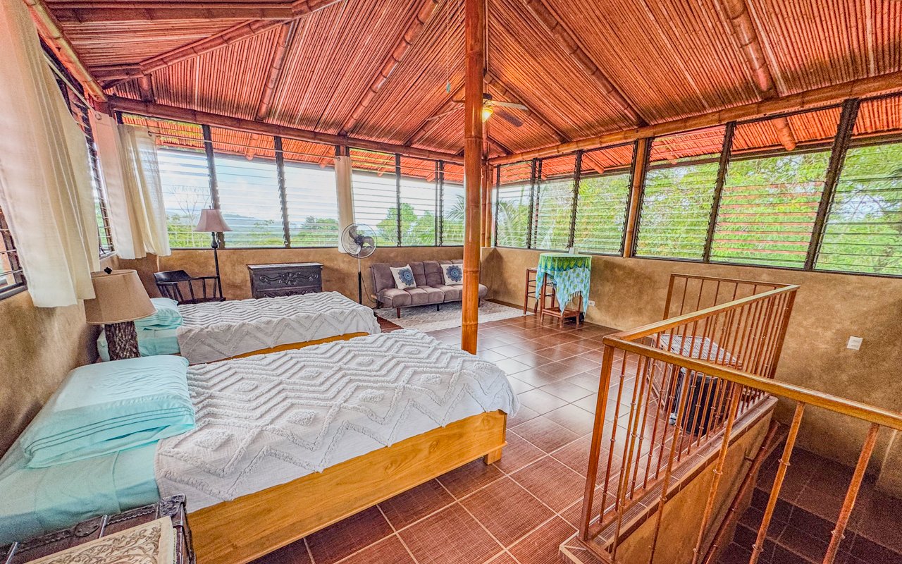 Tropical Getaway with Two Villas and Lush Gardens Near the Heart of Uvita