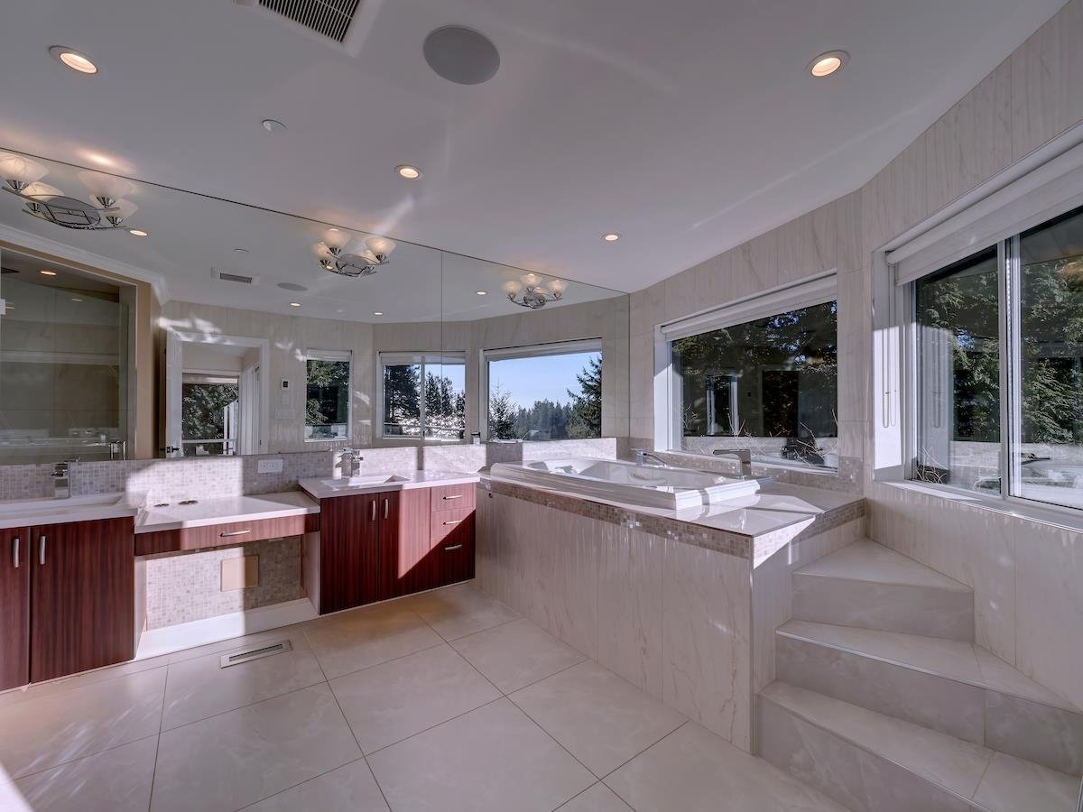 5851 Marine Dr