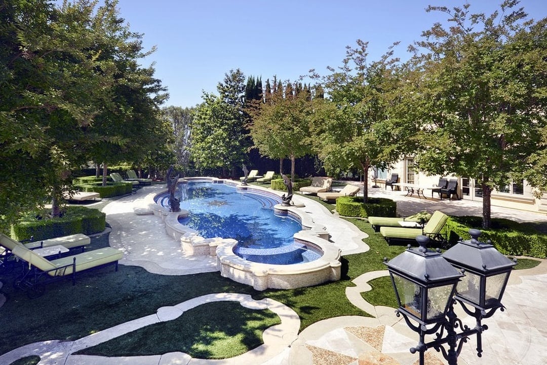 Grandeur Retreat