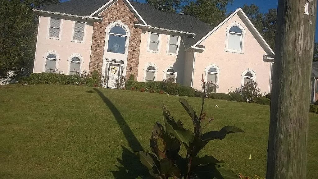 290 Beechwood Ln