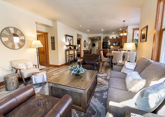 Red Hawk Lodge & Townhomes