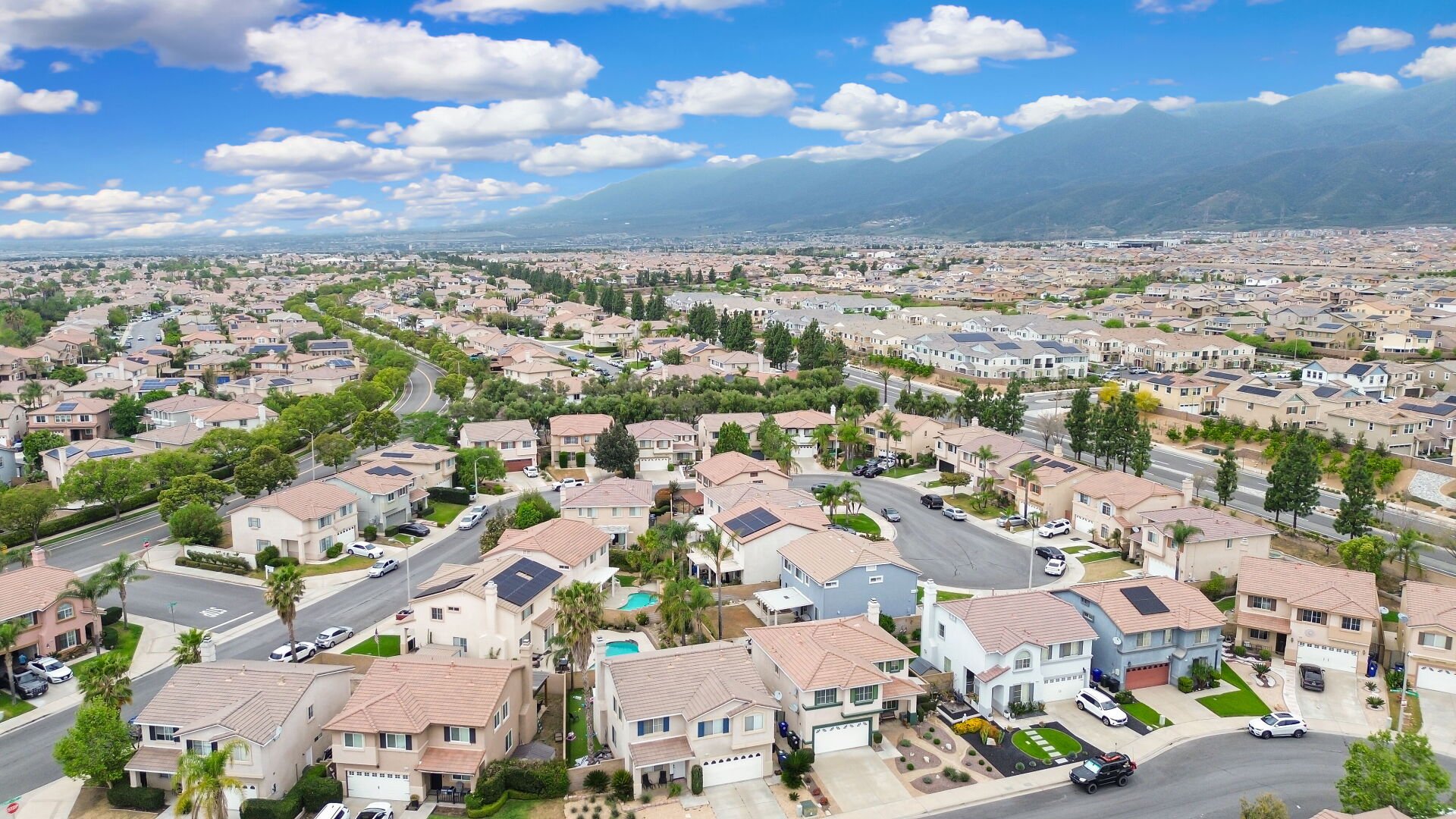 5744 Tamarisk Way