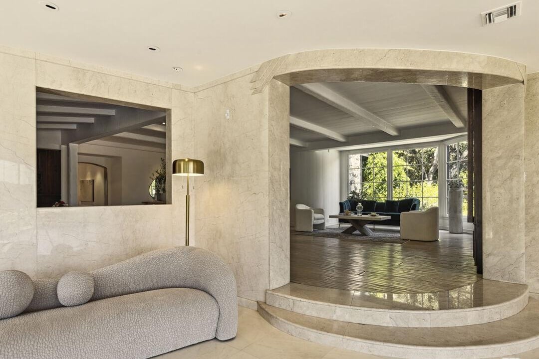 3100 Mandeville Canyon Rd