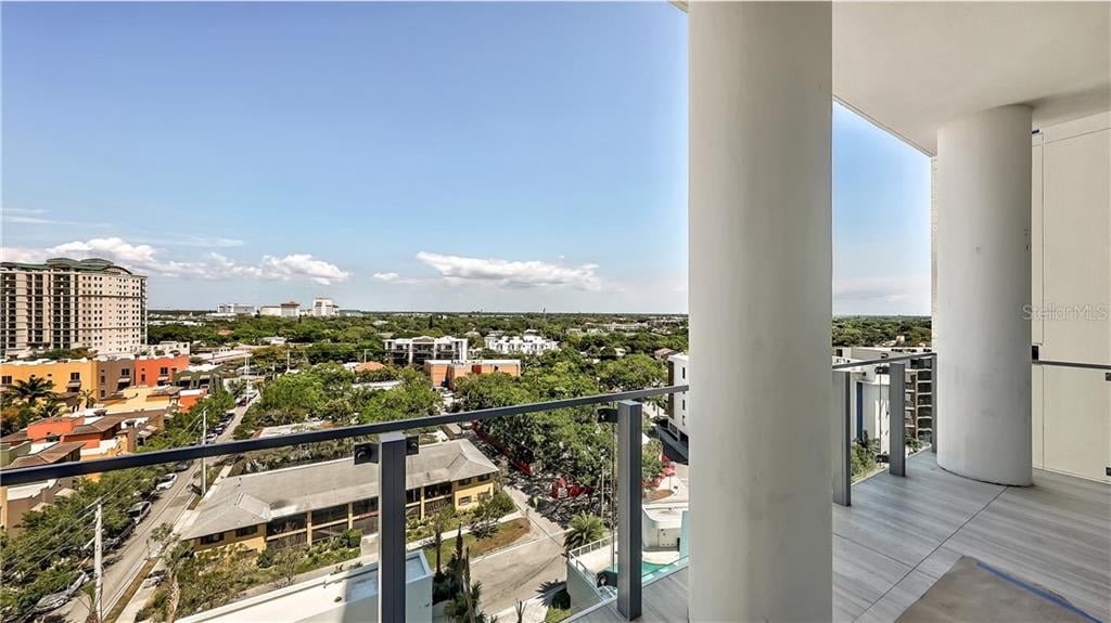 EPOCH / 605 S GULFSTREAM AVE #8 S