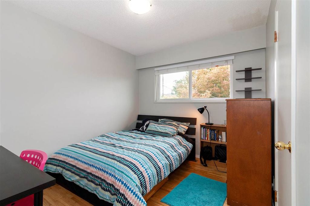 345 W 22nd St