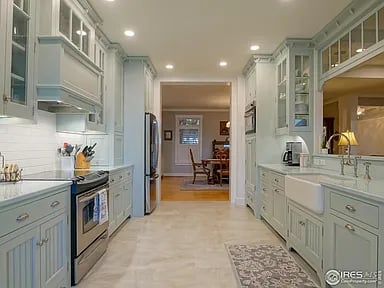 6065 Clearwater Dr