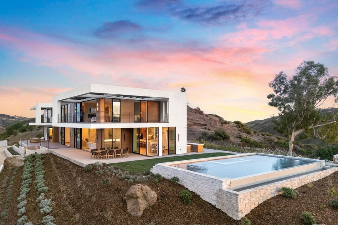 Mulholland Hwy, 90265