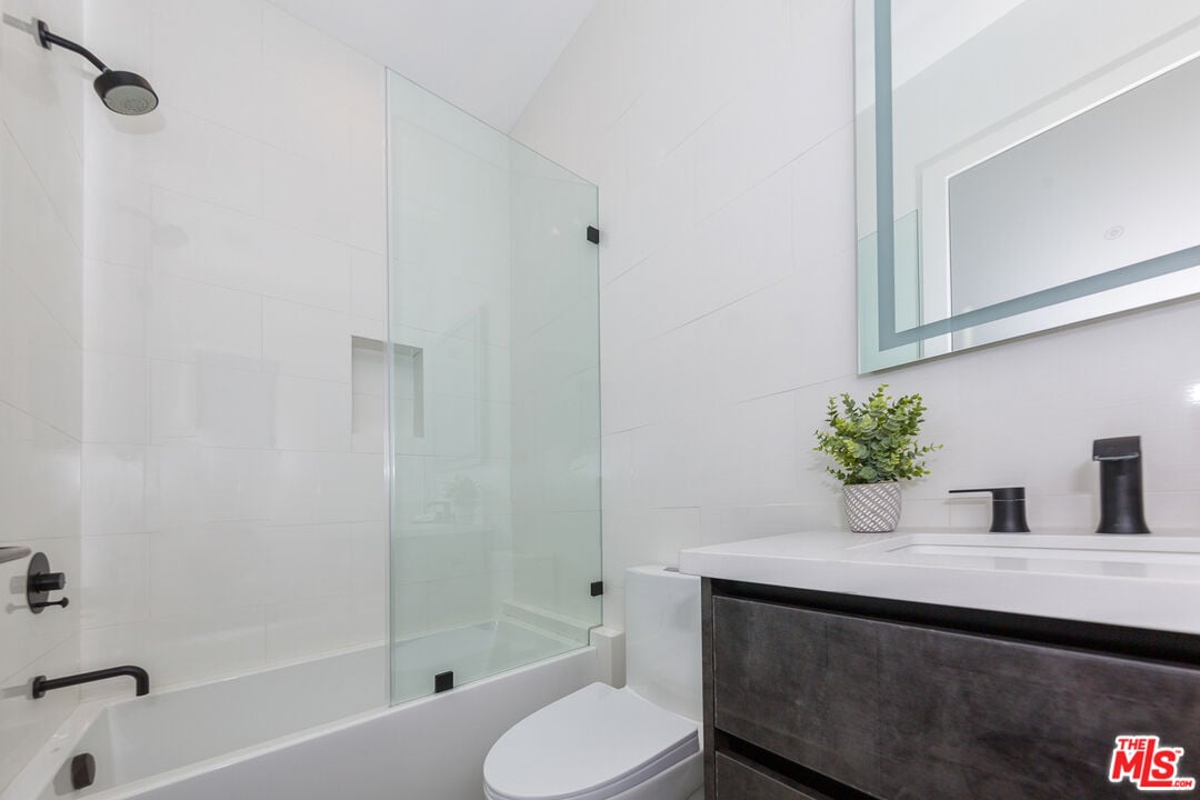 1635 S Sherbourne Dr