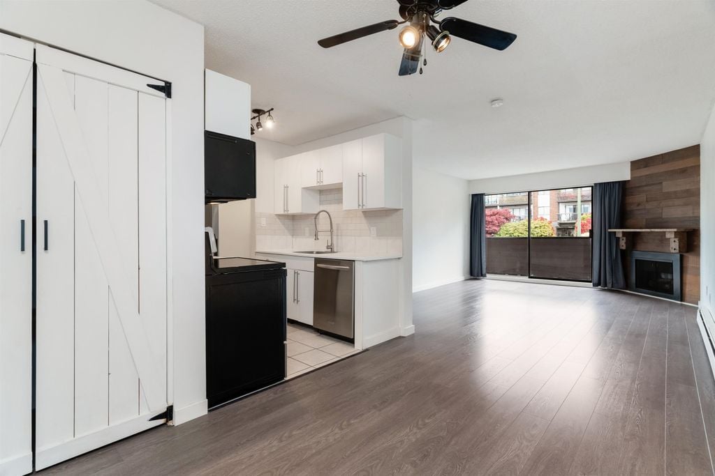 341 W 3rd St, #203