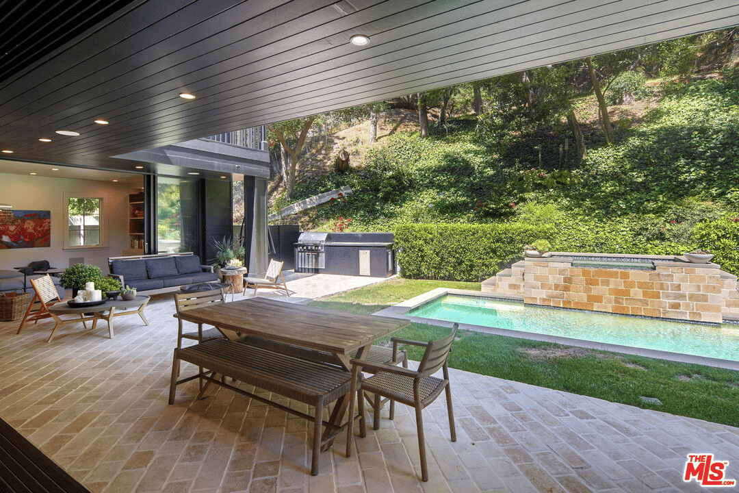 2794 Mandeville Canyon Rd