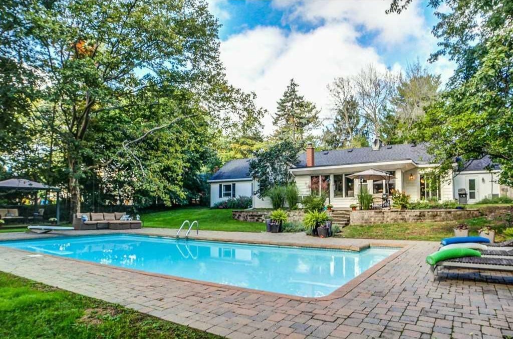 Aldershot Ranch-Style Oasis