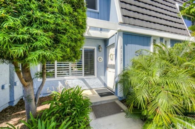 21127 Sailors Bay Ln