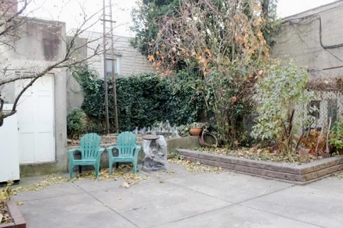 574 Metropolitan Ave