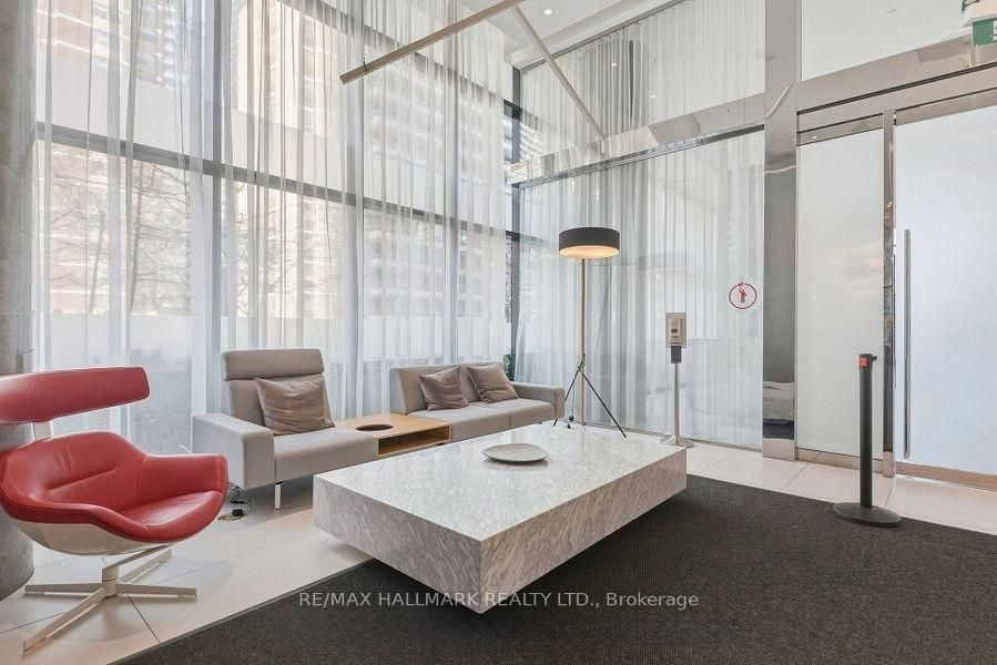 PRESTIGE LIVING AT YONGE & EGLINTON
