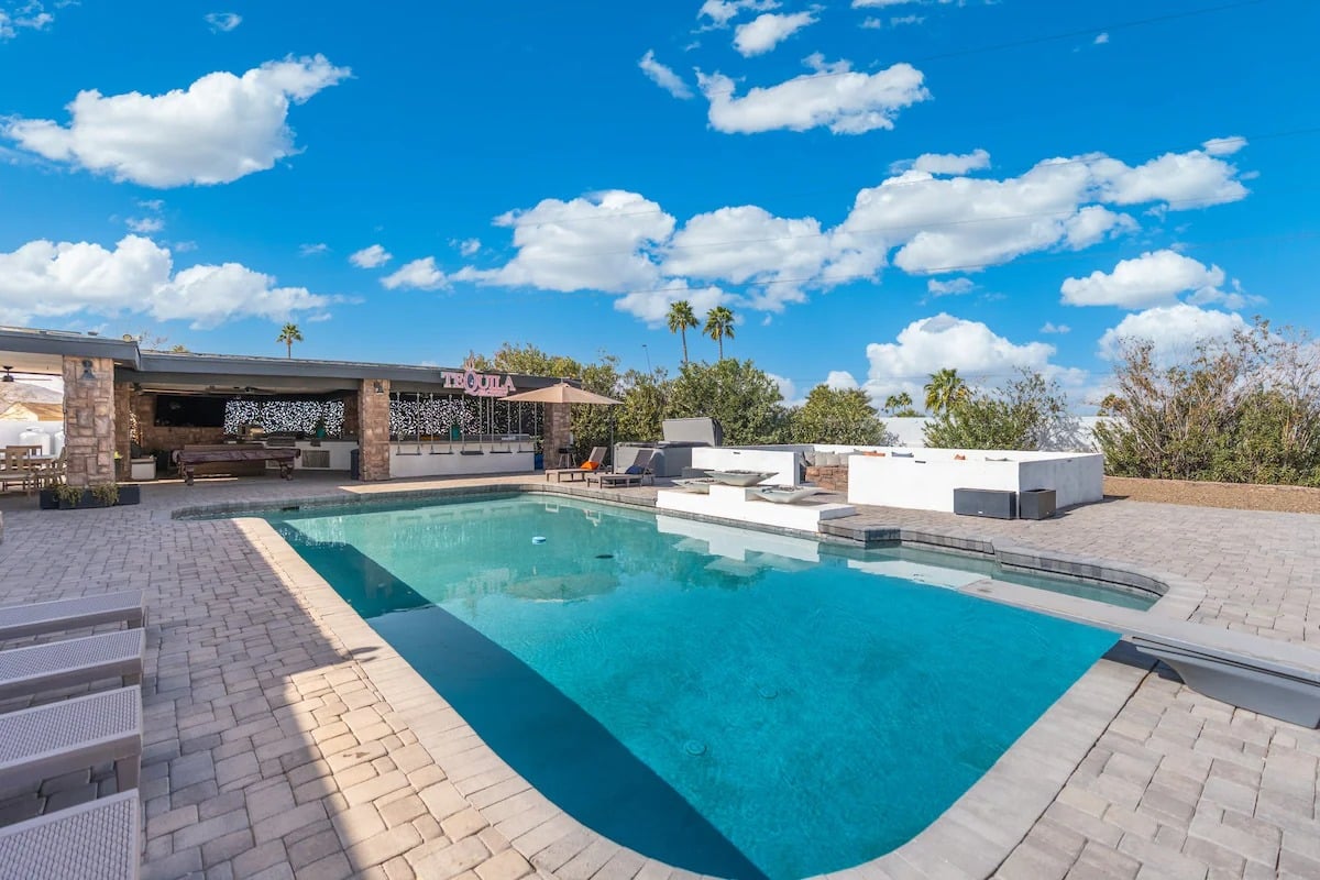 Phoenix Luxury! Pickleball | Free Heated Pool | Hot Tub