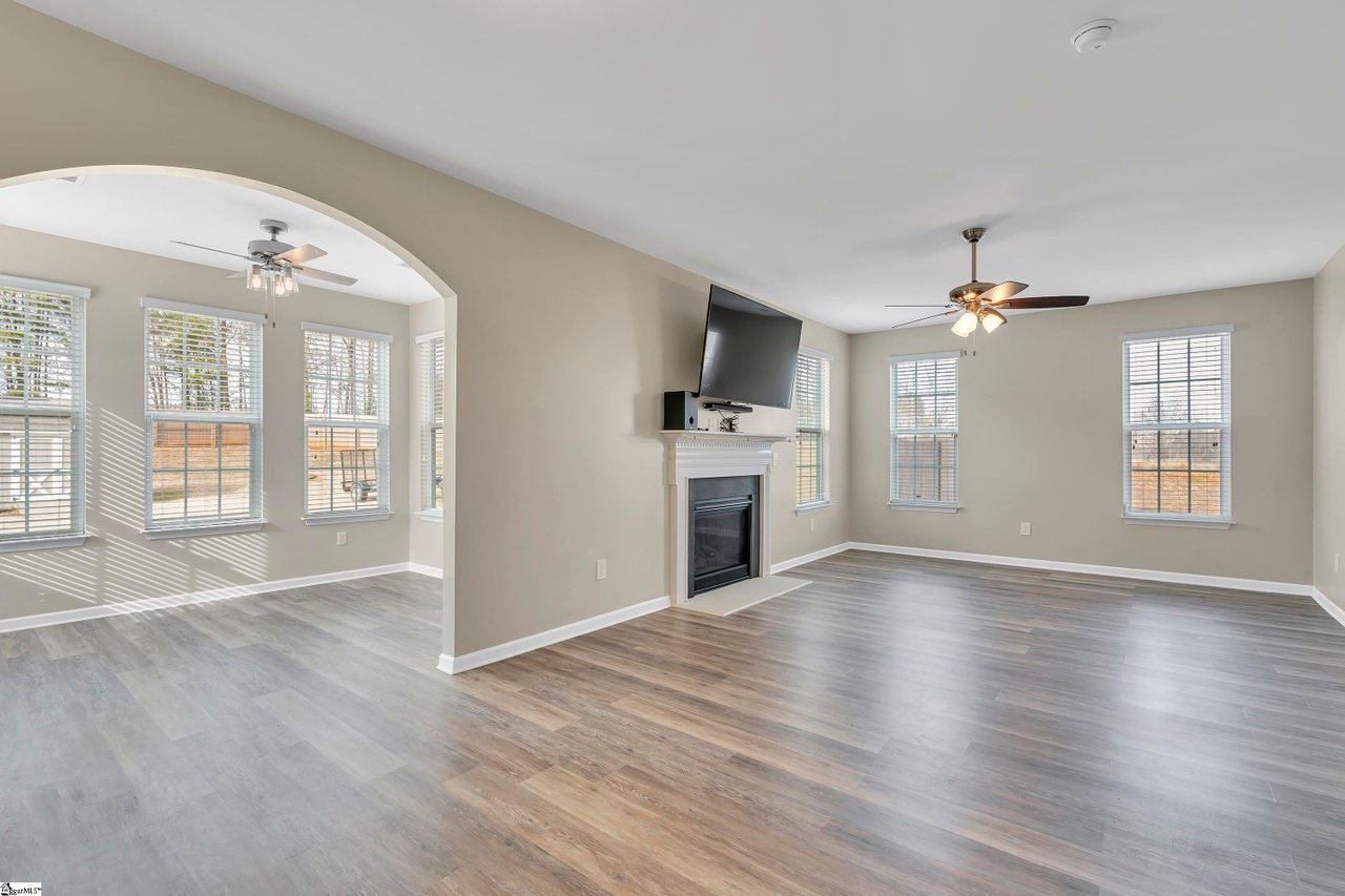 251 Castleton Cir