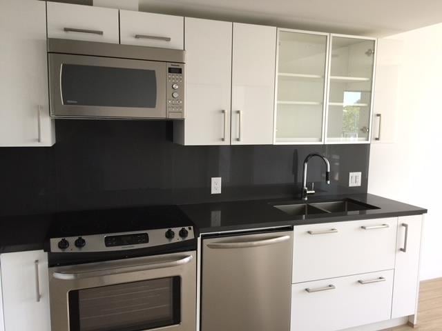 205-983 E Hastings St
