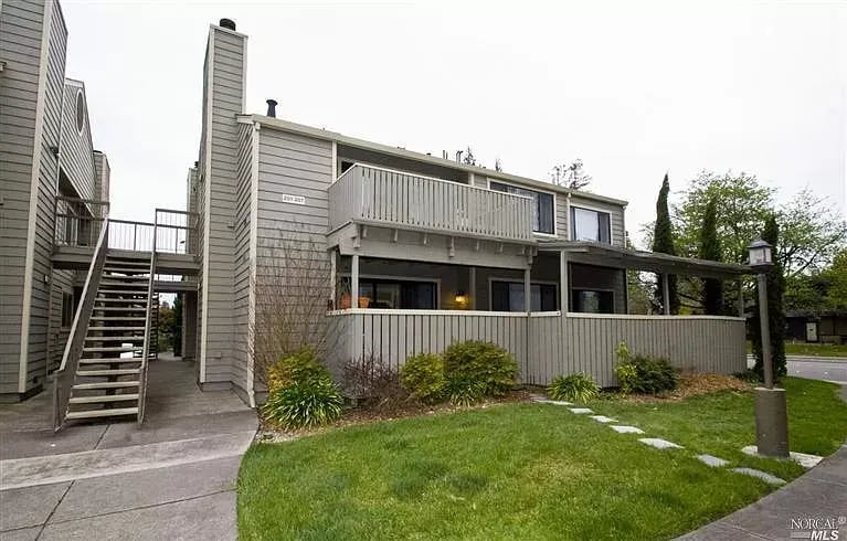 205 Enterprise Dr