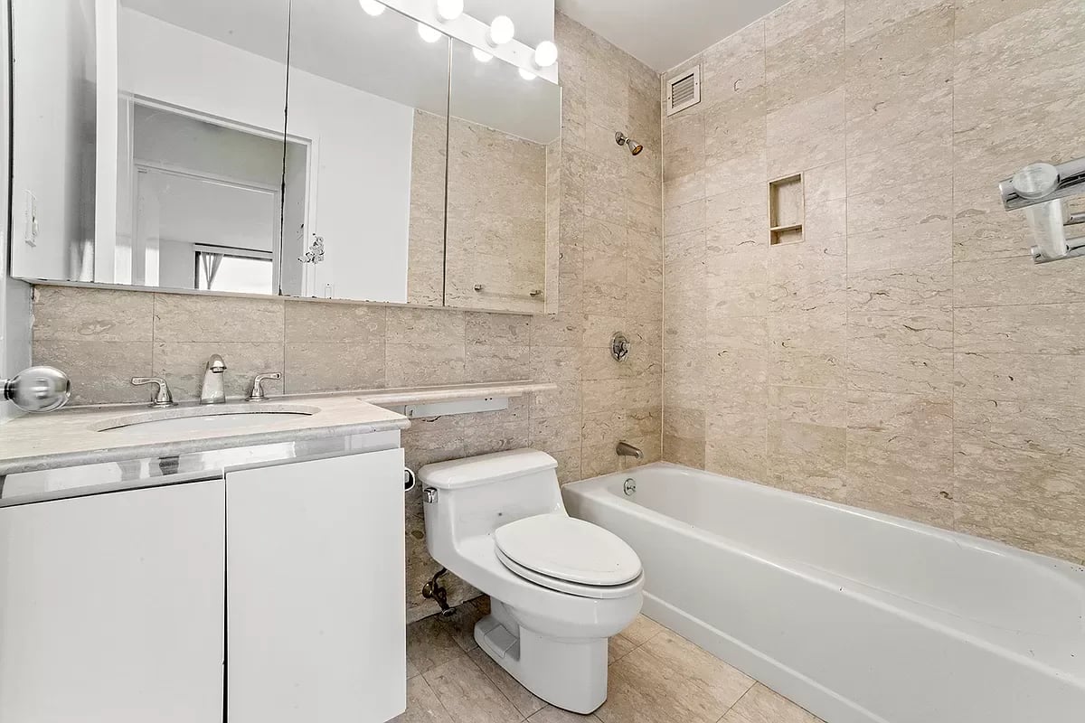 630 First Ave #21A