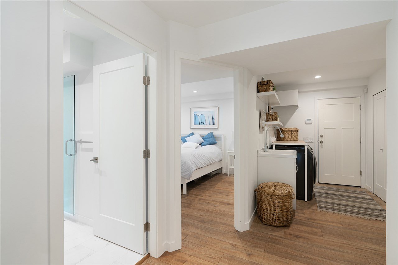 6922 Marine Drive, West Vancouver