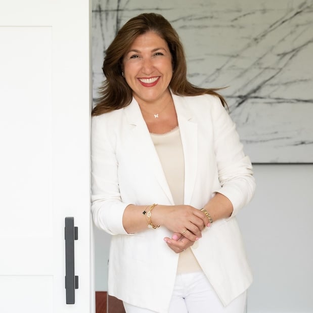 Mandana Tavakoli Potomac, MD Real Estate Agent Headshot