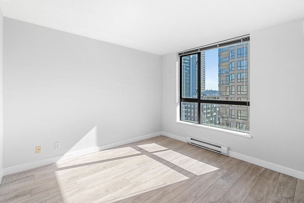 833 Agnes St, #807